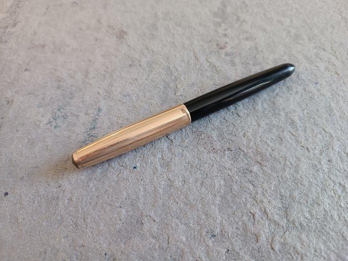 Parker - Pluma Parker 51 negra y capuchón oro 12K. Años 60 - Fyldepen