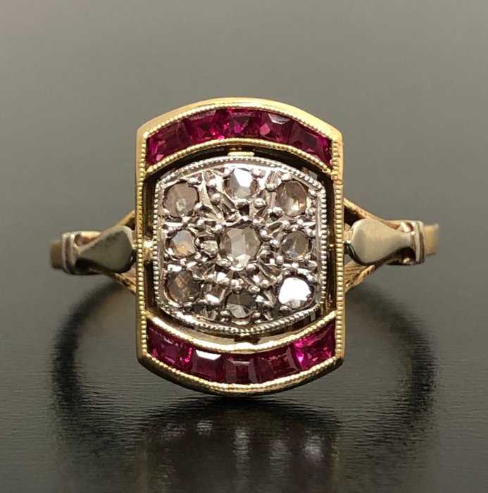 Ingen mindstepris - Ring - 18 kraat Gulguld, Hvidguld -  0.48ct. tw. Diamant (Natur)  - Rubin - 1930'erne