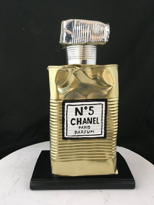 Norman Gekko (XX-XXI) - GIANT Crushed Chanel N.5 GOLD