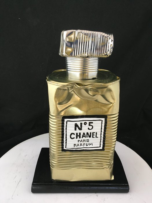 Norman Gekko (XX-XXI) - GIANT Crushed Chanel N.5 GOLD