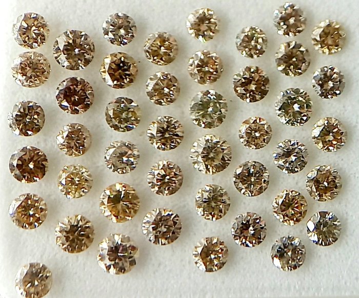 Ingen mindstepris - 44 pcs Diamant  (Naturfarvet)  - 0.92 ct - Rund - Faint, Fancy light Brunlig, Gullig Blandet brun, Gul - I1, VS1 - Antwerp Laboratory for Gemstone Testing (ALGT)