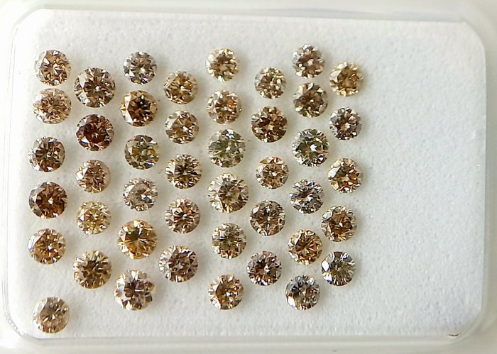 Ingen mindstepris - 44 pcs Diamant  (Naturfarvet)  - 0.92 ct - Rund - Faint, Fancy light Brunlig, Gullig Blandet brun, Gul - I1, VS1 - Antwerp Laboratory for Gemstone Testing (ALGT)