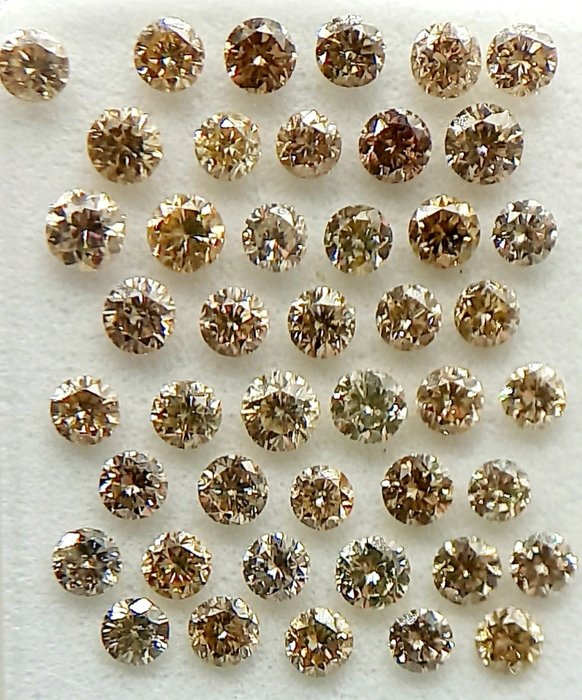 Ingen mindstepris - 44 pcs Diamant  (Naturfarvet)  - 0.92 ct - Rund - Faint, Fancy light Brunlig, Gullig Blandet brun, Gul - I1, VS1 - Antwerp Laboratory for Gemstone Testing (ALGT)