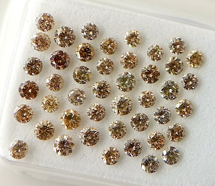 Ingen mindstepris - 44 pcs Diamant  (Naturfarvet)  - 0.92 ct - Rund - Faint, Fancy light Brunlig, Gullig Blandet brun, Gul - I1, VS1 - Antwerp Laboratory for Gemstone Testing (ALGT)