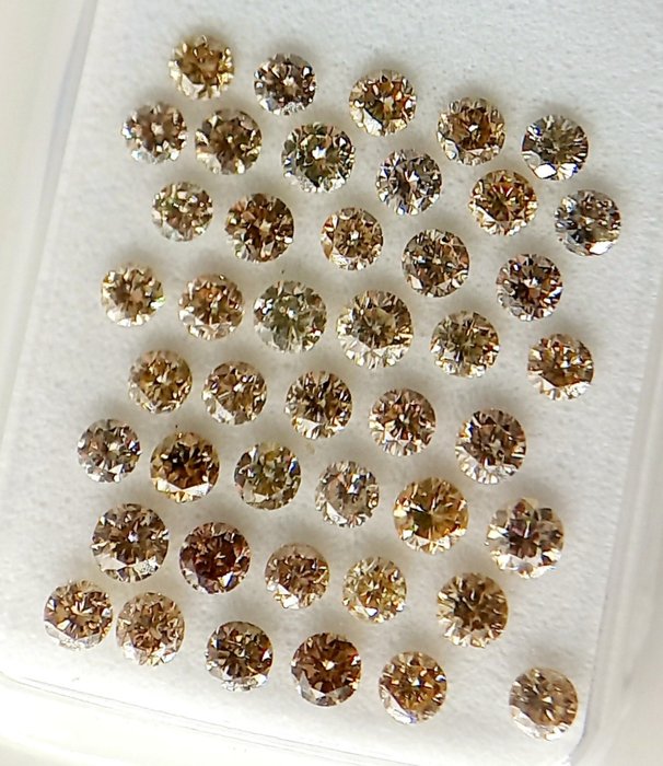 Ingen mindstepris - 44 pcs Diamant  (Naturfarvet)  - 0.92 ct - Rund - Faint, Fancy light Brunlig, Gullig Blandet brun, Gul - I1, VS1 - Antwerp Laboratory for Gemstone Testing (ALGT)