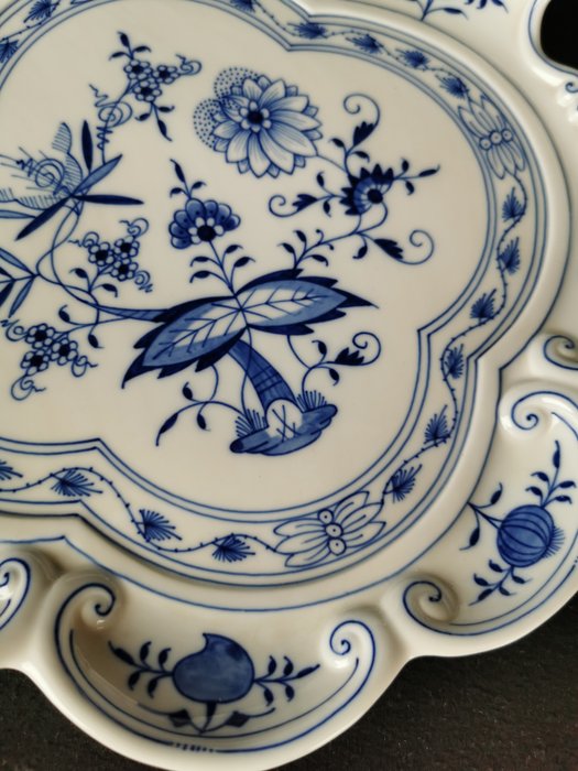 Meissen - Cipolla blu (Zwiebelmuster) dipinto a mano L 30 cm - Serveringstallerken - Porcelæn