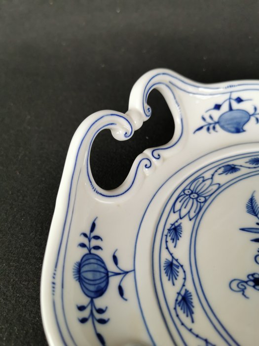 Meissen - Cipolla blu (Zwiebelmuster) dipinto a mano L 30 cm - Serveringstallerken - Porcelæn