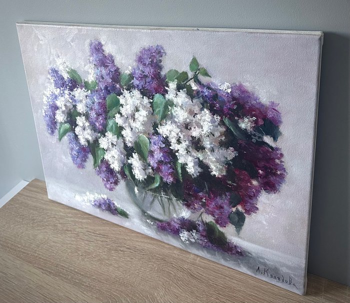 Lilia Koljadova (XX-XXI) - Lush bouquet with lilac