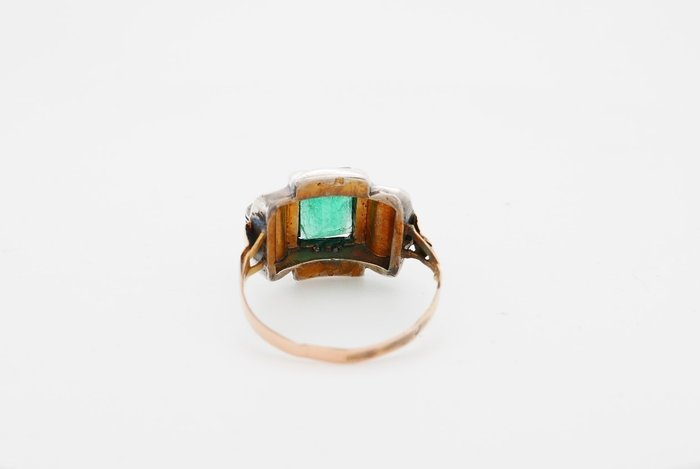 Ring - 19,2 kt. Gulguld Smaragd - Diamant