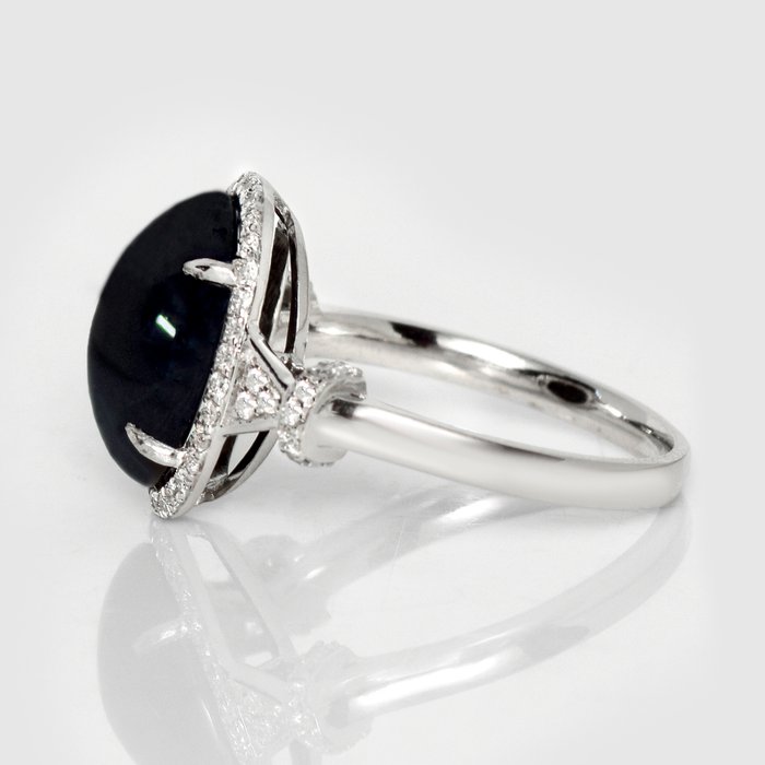 Ingen mindstepris - Ring - 14 karat Hvidguld -  5.99ct. tw. Safir - Diamant - IGI 5,70 ct Deep Blue