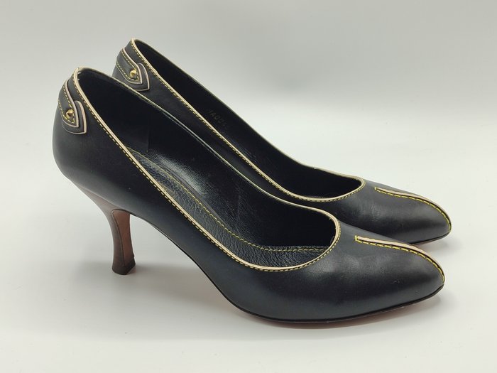 Louis Vuitton - Pumps - Størelse: Shoes / EU 385