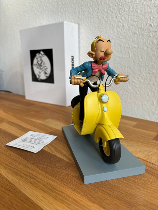 Leblon Delienne - Tome et Janry - Figur - Spirou : Fantasio en Scooter - La Course poursuite - 1500 Ex. - Harpiks