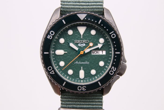 Seiko - Seiko 5 - Ingen mindstepris - SRPD77K1 | 4R36-07G0 - Mænd - 2011-nu