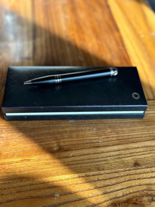 Montblanc - STYLO BILLE STARWALKER Precious Resin - Rollerpen