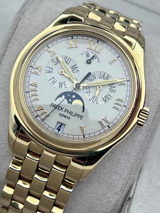 Patek Philippe - 18k Yellow Gold “Annual Calendar” Cal 315/199 - 5036/1j - Mænd - 2000-2010