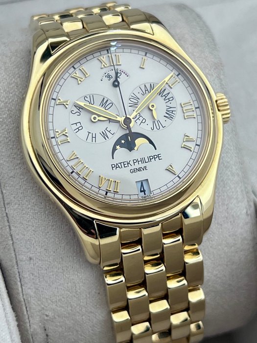 Patek Philippe - 18k Yellow Gold “Annual Calendar” Cal 315/199 - 5036/1j - Mænd - 2000-2010