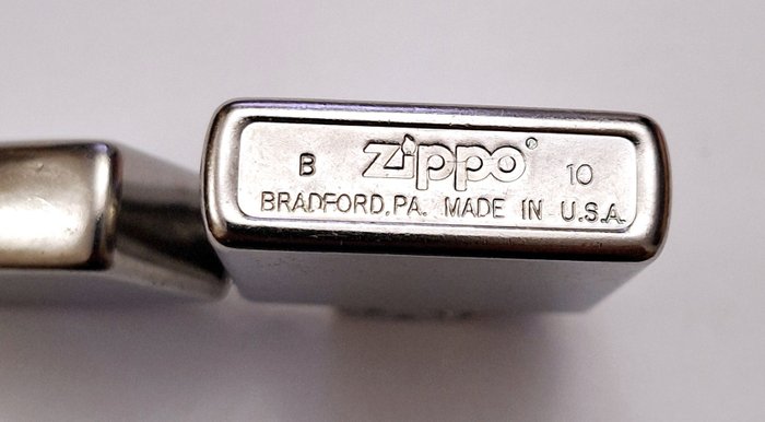 Zippo, Zippo Car "Febrero de 2010" - Lighter - Stål