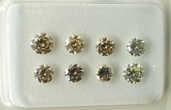 8 pcs Diamant  (Naturfarvet)  - 0.81 ct - Rund - Faint, Very light Grønlig, Gullig Brun, Gul - SI2, VVS1 - Antwerp Laboratory for Gemstone Testing (ALGT)