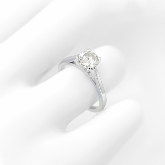 Ring - 14 karat Hvidguld -  0.72ct. tw. Diamant (Natur)