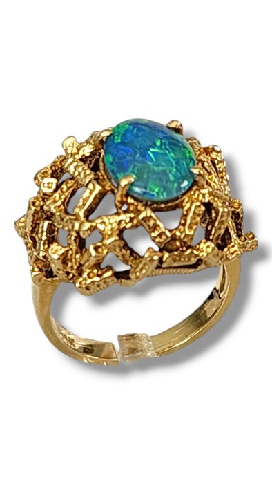 Ring - 14 karat Gulguld Smuk 14K guld og sort opal ring