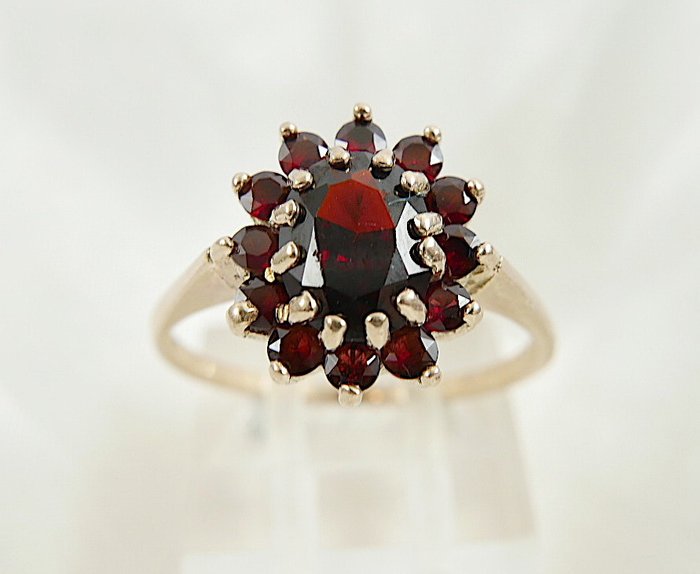 Ingen mindstepris - Ring - 9 kt. Gulguld -  1.78ct. tw. Granat - Granat