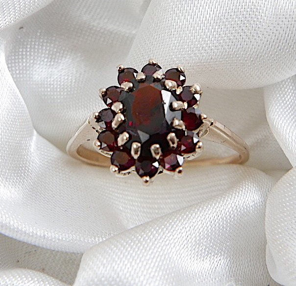 Ingen mindstepris - Ring - 9 kt. Gulguld -  1.78ct. tw. Granat - Granat