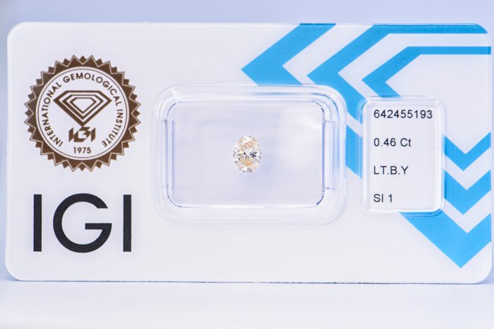 Ingen mindstepris - 1 pcs Diamant  (Naturfarvet)  - 046 ct - Oval - Light Brun Gul - SI1 - International Gemological Institute (IGI)