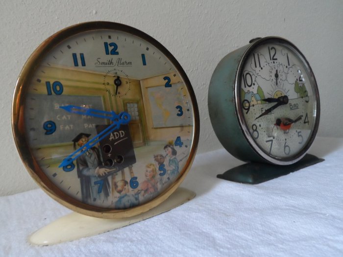 Automatiske vækkeure (med bevægelige dele)  (2) -  Vintage Tin, glas, messing - 1930-1940