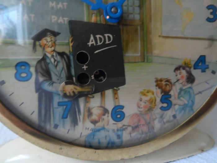 Automatiske vækkeure (med bevægelige dele)  (2) -  Vintage Tin, glas, messing - 1930-1940