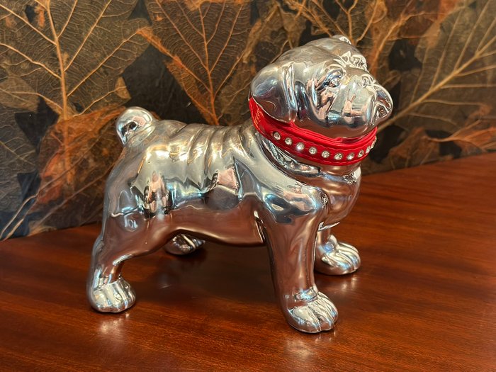 Dekorative Bulldoggenfiguren in Silber-Optik mit Kristallverzierungen – Sammlerstück - Statuette (2) - Porcelæn