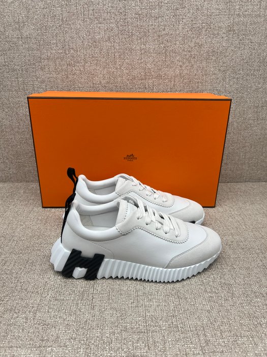 Hermès - Sneakers - Størelse: Shoes / EU 36