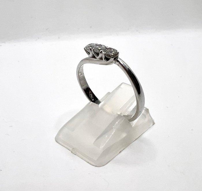 Ring - 18 kraat Hvidguld -  0.30ct. tw. Diamant (Natur)