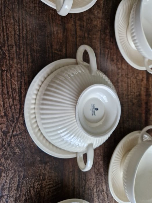 Wedgwood - Suppeskål (16) - Edme - Porcelæn - Suppeskåle generøse