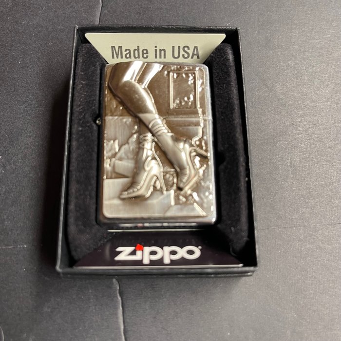 Zippo - Zippo sexy woman - Lommelighter - Messing, Stål (rustfrit)