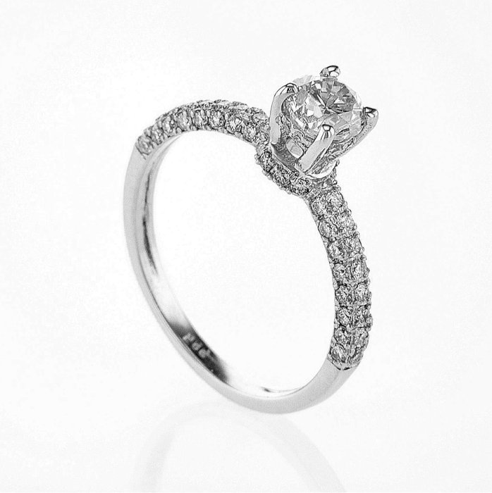 Ring - 14 karat Hvidguld -  1.10ct. tw. Diamant (Natur) - Diamant