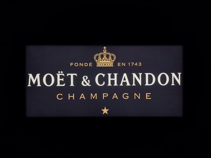 Moët  Chandon champagne - Lysskilt - Moët  Chandon- lysende reklameskilt - Plast