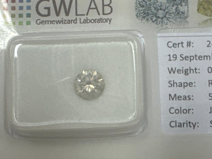 Ingen mindstepris - 1 pcs Diamant  (Natur)  - 0.62 ct - Rund - J - SI3 - Gemewizard Gemological Laboratory (GWLab)