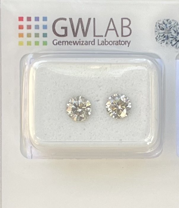 Ingen mindstepris - 2 pcs Diamant  (Natur)  - 0.83 ct - Rund - SI1 - Gemewizard Gemological Laboratory (GWLab) - Grå