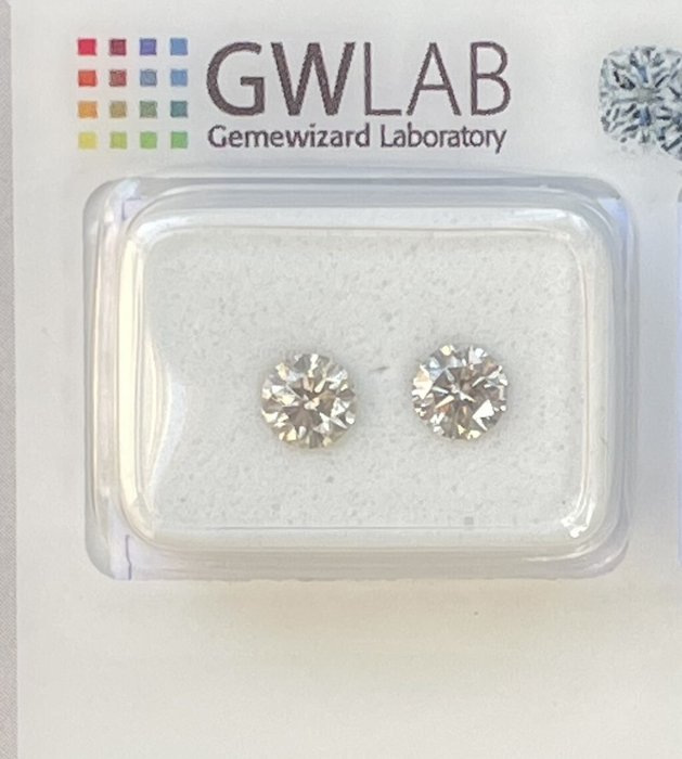 Ingen mindstepris - 2 pcs Diamant  (Natur)  - 0.83 ct - Rund - SI1 - Gemewizard Gemological Laboratory (GWLab) - Grå