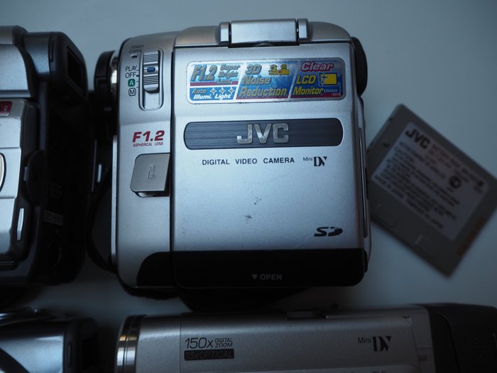 JVC 5x JVC + 1x Panasonic (PARTS) Mini DV-DV-kamera