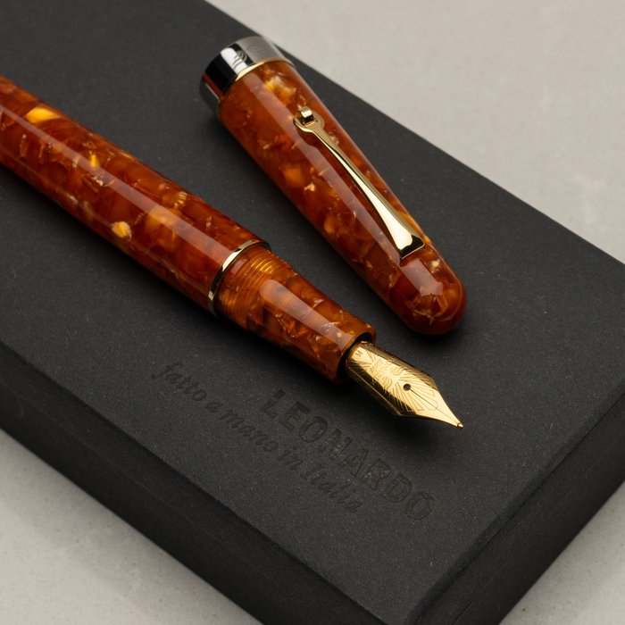 Leonardo Officina Italiana - Virtuosa Caramel GOLD Trim - Exclusively for Catawiki - Fyldepen