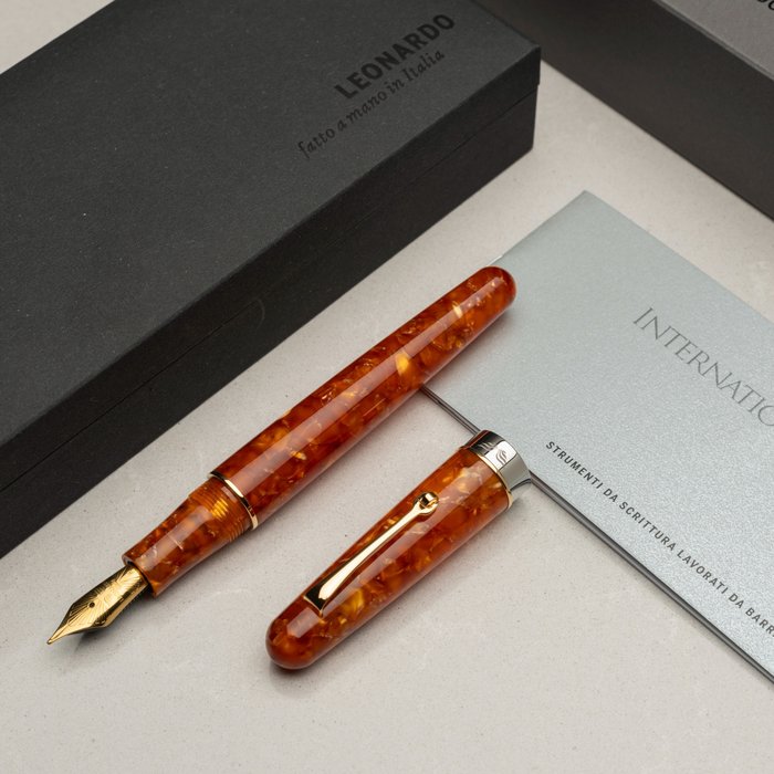 Leonardo Officina Italiana - Virtuosa Caramel GOLD Trim - Exclusively for Catawiki - Fyldepen