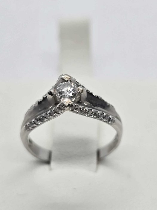 Ring - 18 kraat Hvidguld -  0.31ct. tw. Diamant (Natur)  - Diamant