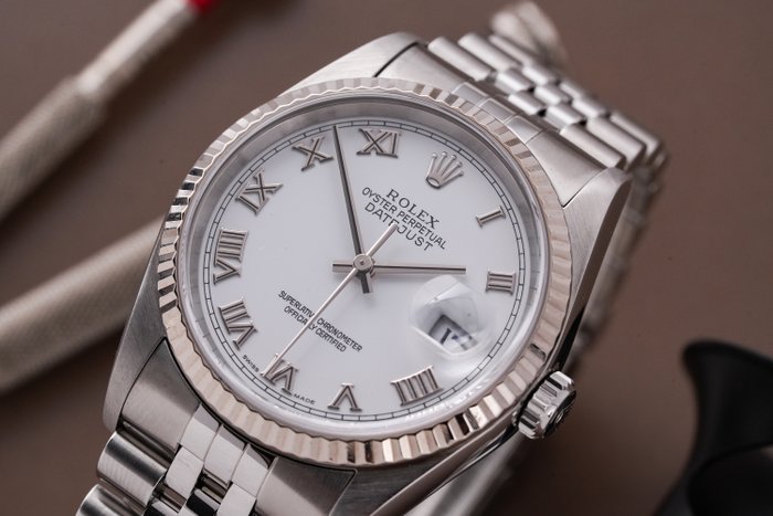 Rolex - Datejust 36 Roman Dial Gold Bezel - 16234 - Mænd - 2000-2010