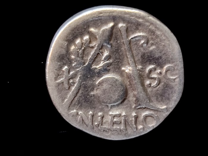 Romerska republiken. Cn. Cornelius Lentulus, 76-75 BC. Denarius