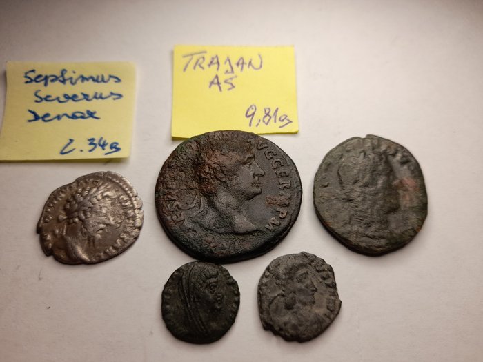 Romarriket. Lot of 5 coins 1st - 4th century AD. Incl.: Marcus Aurelius, Denarius; Trajan, As  (Ingen mindstepris)