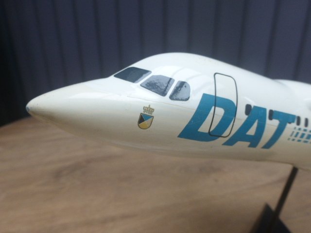 Mastermodels - Passagerfly - Avro RJ 85/100 Aerospace DAT - Delta Air Transport