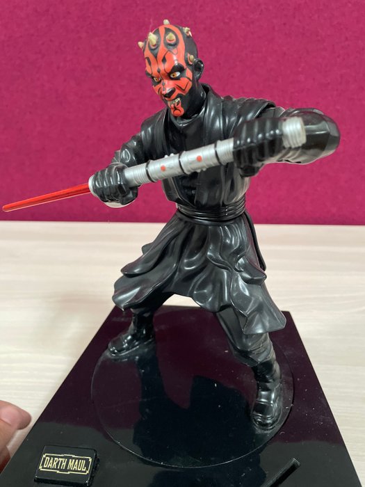 Darth Maul Action Figure  2 Darth Vader Helmets - 3 Actionfigur og statue