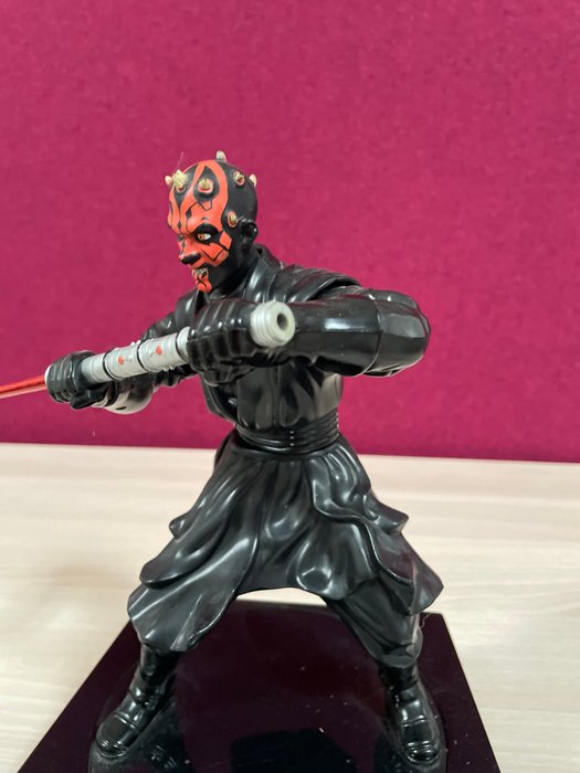 Darth Maul Action Figure  2 Darth Vader Helmets - 3 Actionfigur og statue