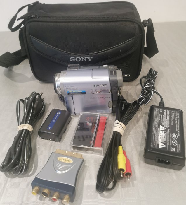 Sony DCR-TRV14E Digital Camcorder - MiniDV DV tapes Digital video kamera